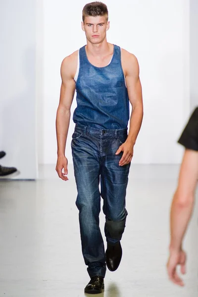 Look 19